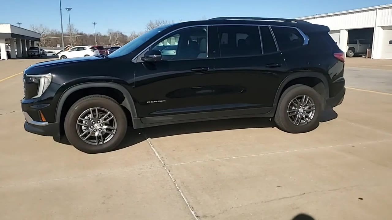 2025 GMC Acadia — detail view